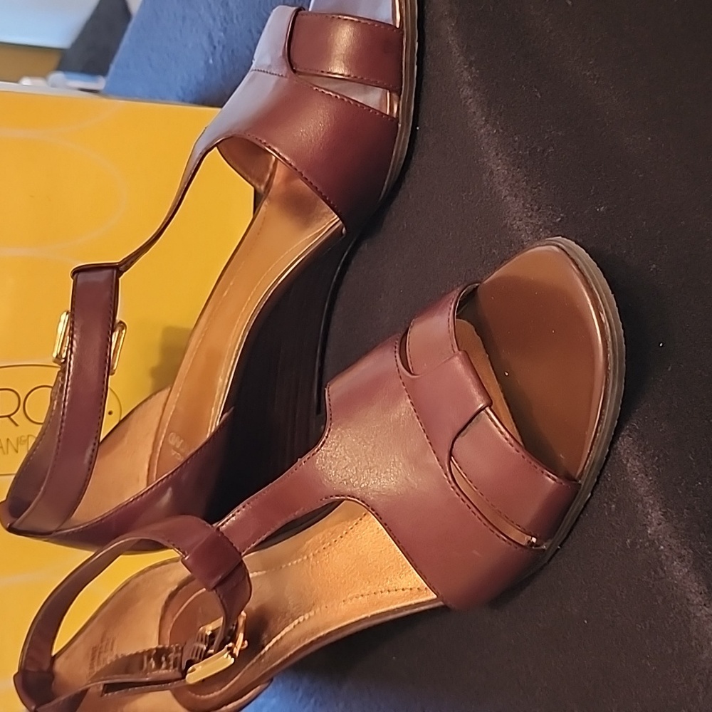 CIRCA JOAN & DAVID LEATHER WEDGE SANDAL